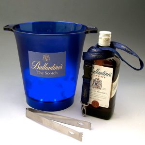 Ballantine's - Kübel mit Flasche