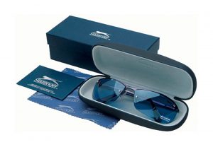 Mitsubishi - Sonnenbrille mit Case und Schachtel sowie Putz-Zeug