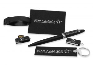 Star Alliance Welcom Kit - bestehend aus Hänger, Kugelschreiber, USB-Sticks etc.